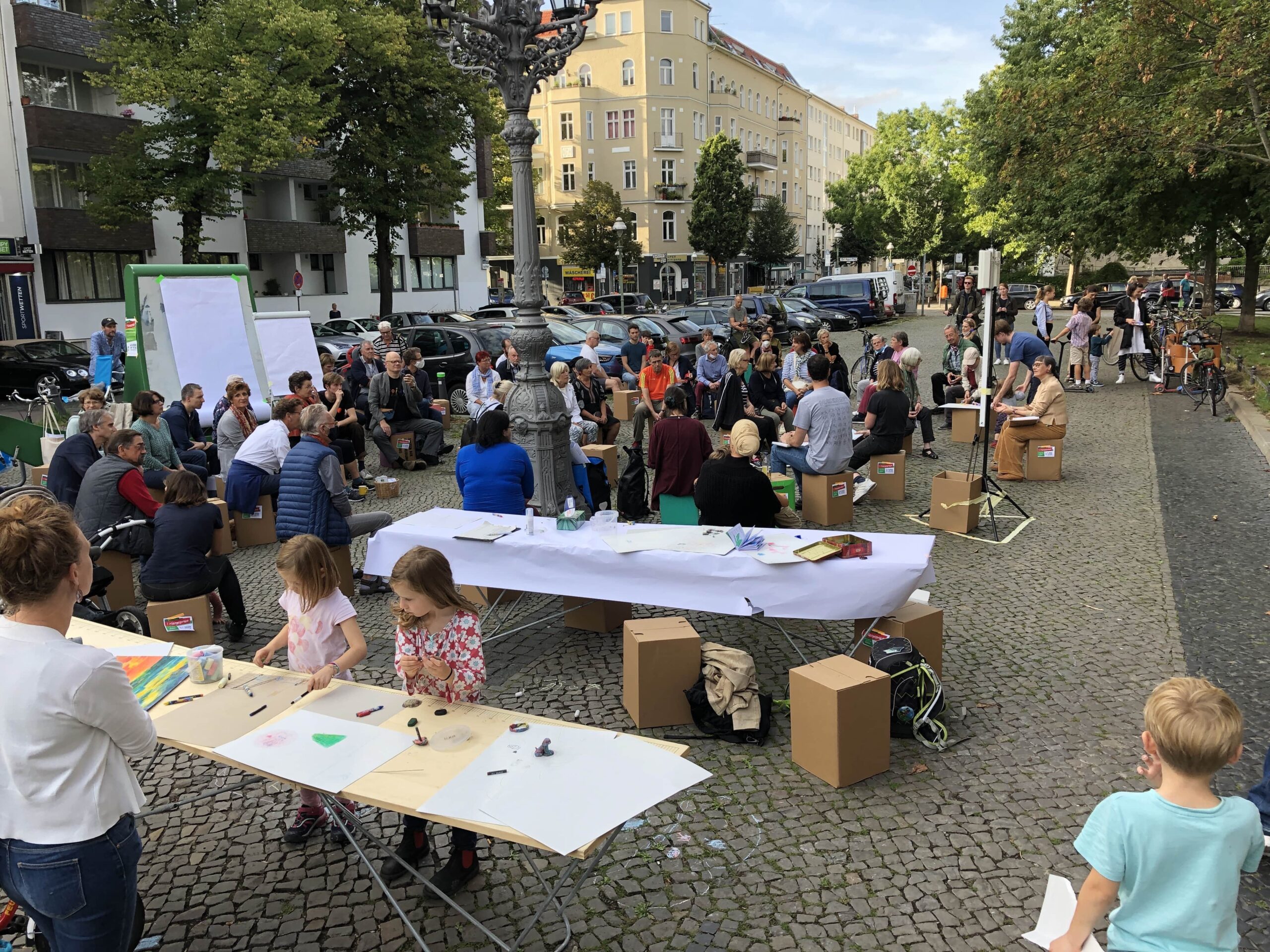 AnwohnerInnen des Karl-August-Kiez, Charlottenburg.