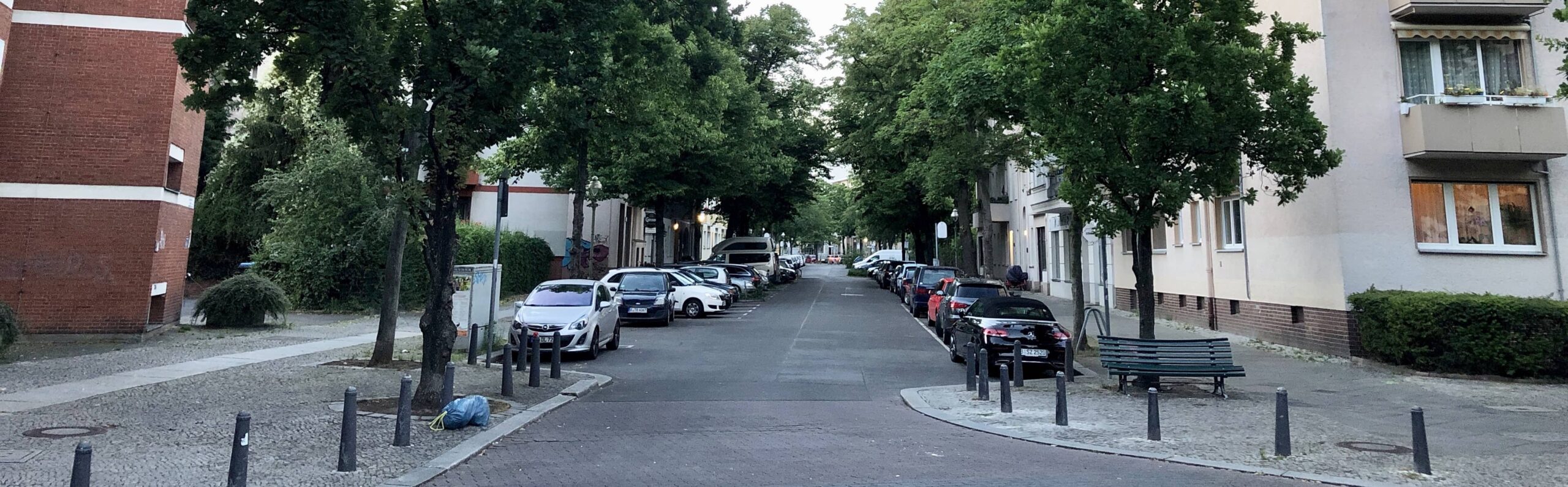 Radweg durch Fußgängerzone Wilmersdorfer Straße oder die Weimarer Straße als Nord-Süd-Achse für Radfahrer?